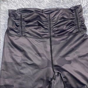 Carbon Camo leggings